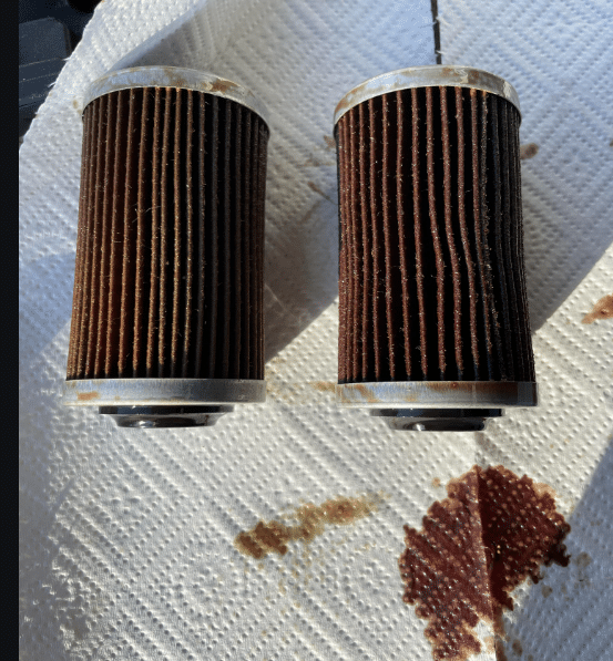 green or red tint engine oil color